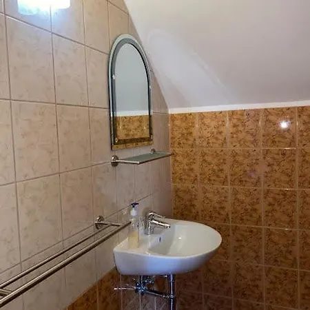 Dom Pod Debem Holiday home *