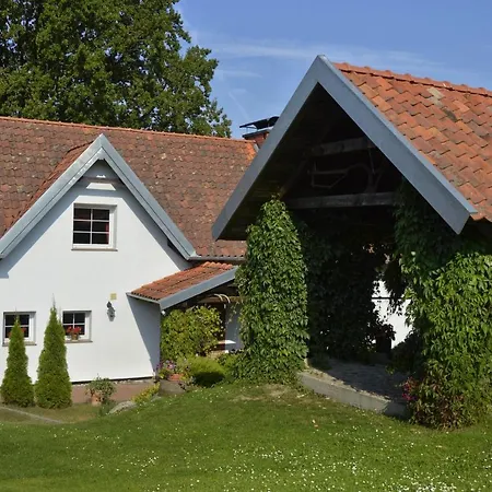 Holiday home Dom Pod Debem Majdy
